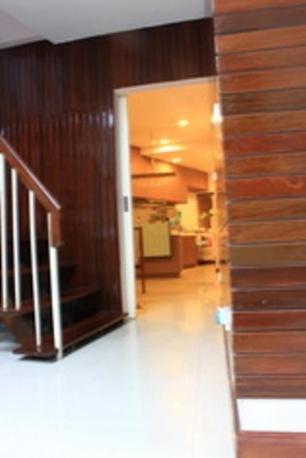 Baan Manusarn Bed & Breakfast Bangkok Dış mekan fotoğraf